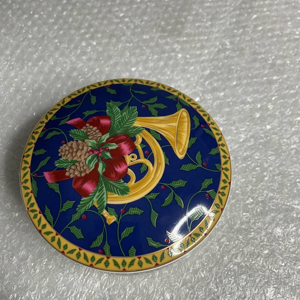 Mikasa Covered Trinket Box Holiday Music French Horn